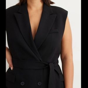 Dynamite Billie Sleeveless Blazer